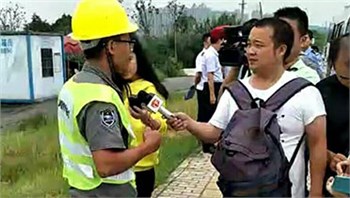 株洲市副市長(zhǎng)、市公安局局長(zhǎng)李曉葵視查工地現(xiàn)場(chǎng)